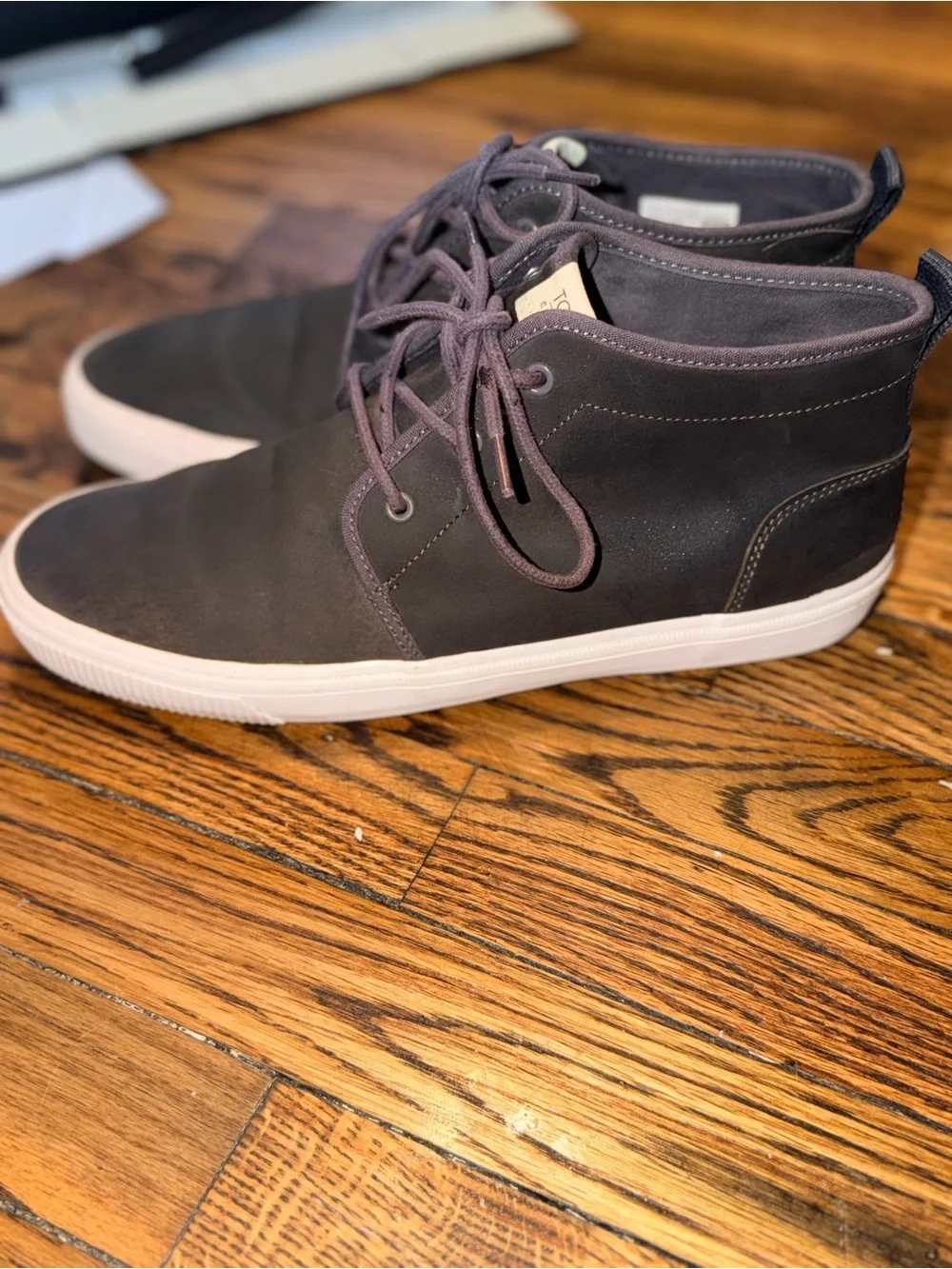 TOMS Paseo Grey Leather Chukka Sneakers Men’s Size 10 White Rubber Sole